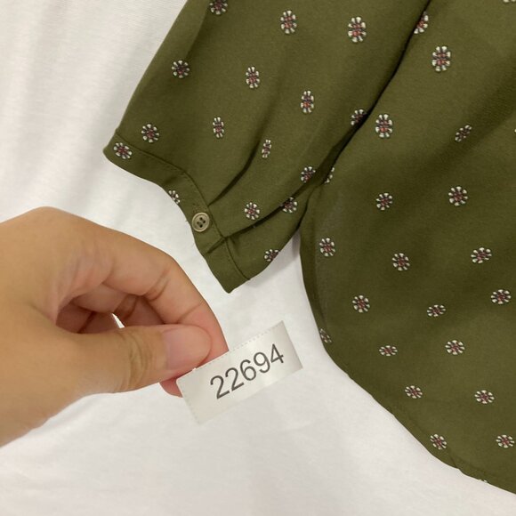 Pleione size XL Green Polka Dot V Neck Long Sleeve Popover Blouse Office - Picture 11 of 11